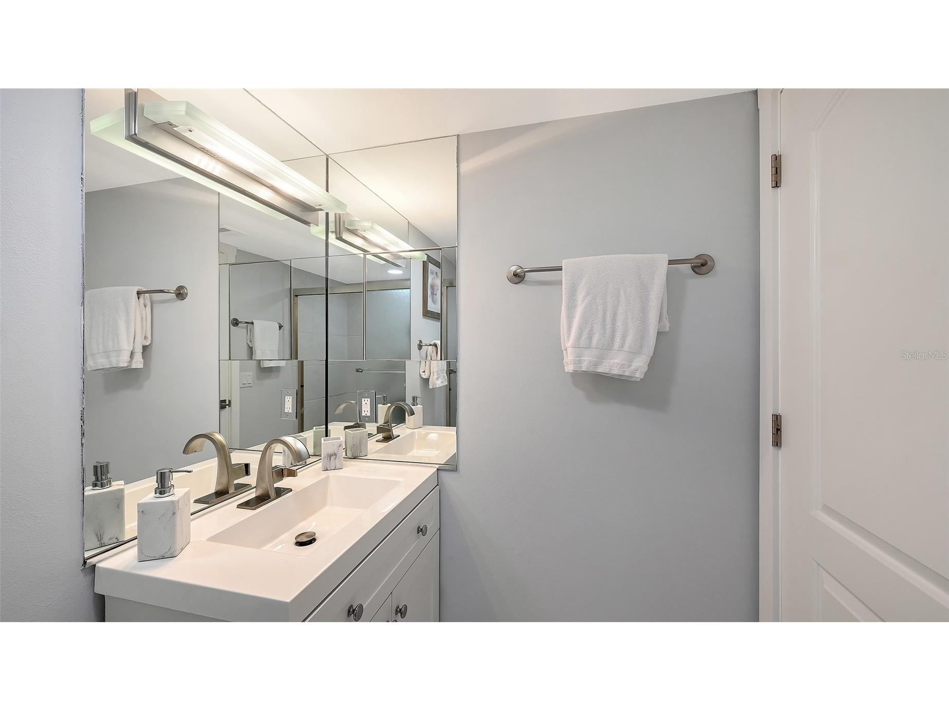 706 Bayport Way #706 Longboat Key FL 34228 - GULF OF MEXICO SARASOTA BAY A4688503 image35