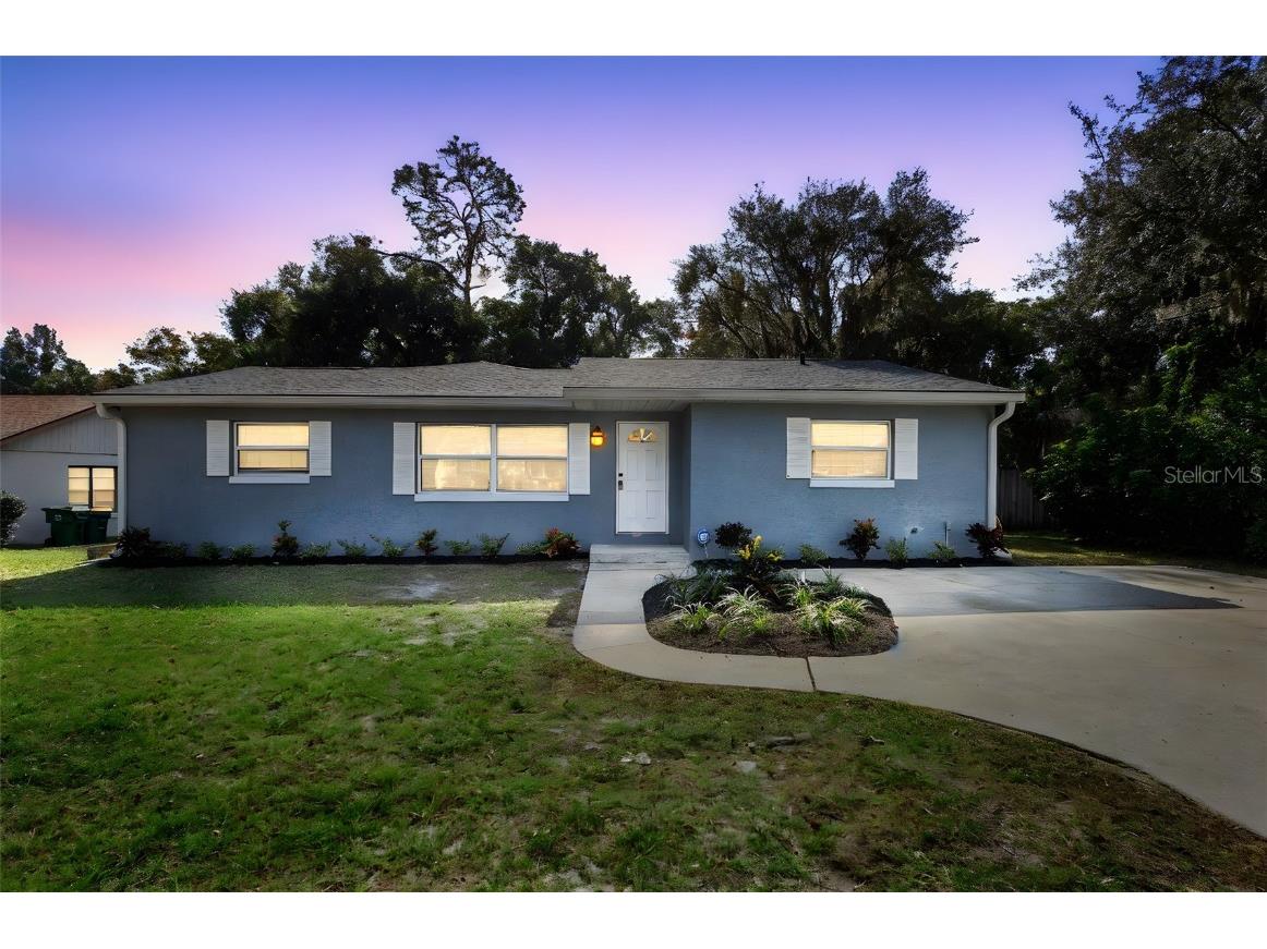 706 E Wisconsin Avenue Deland FL 32724 V4945746 image1