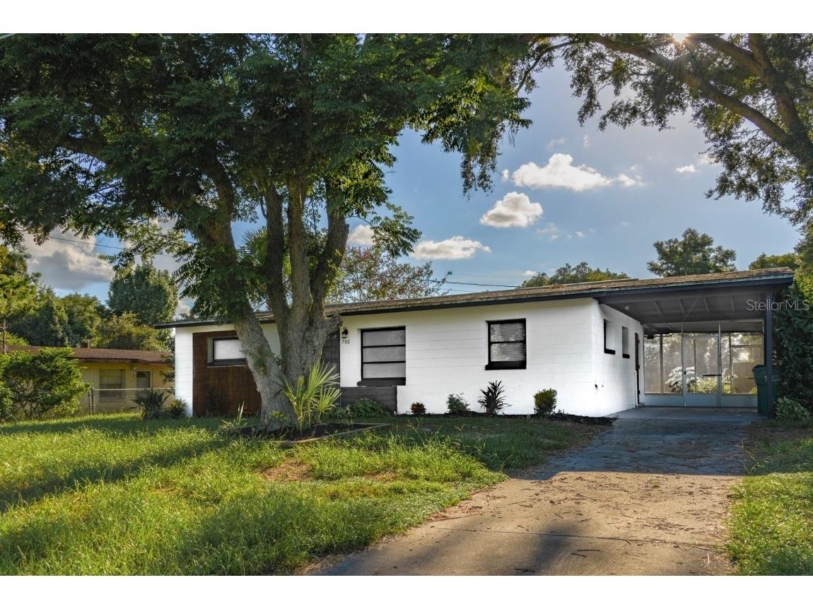 706 Phoenix Fruitland Park FL 34731 U8253996 image1