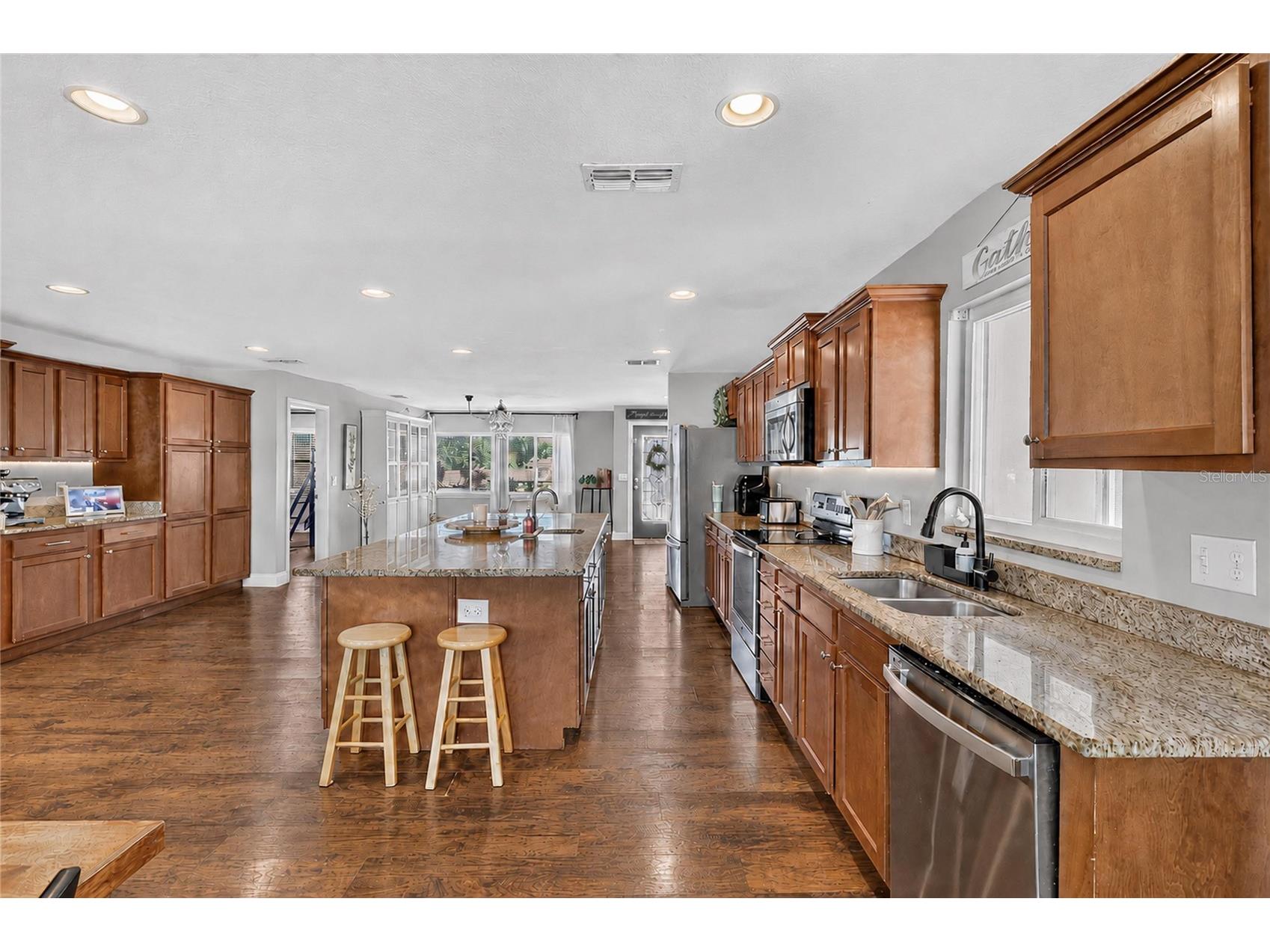 706 S Oakwood Avenue Brandon FL 33511 L4963174 image16