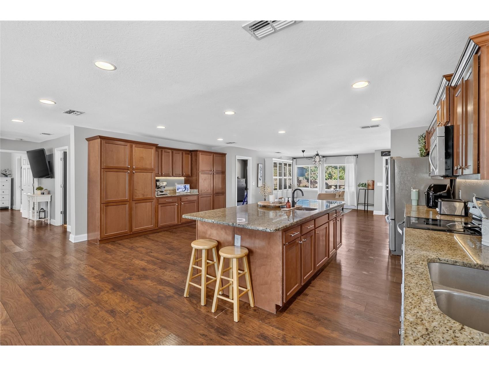 706 S Oakwood Avenue Brandon FL 33511 L4963174 image17