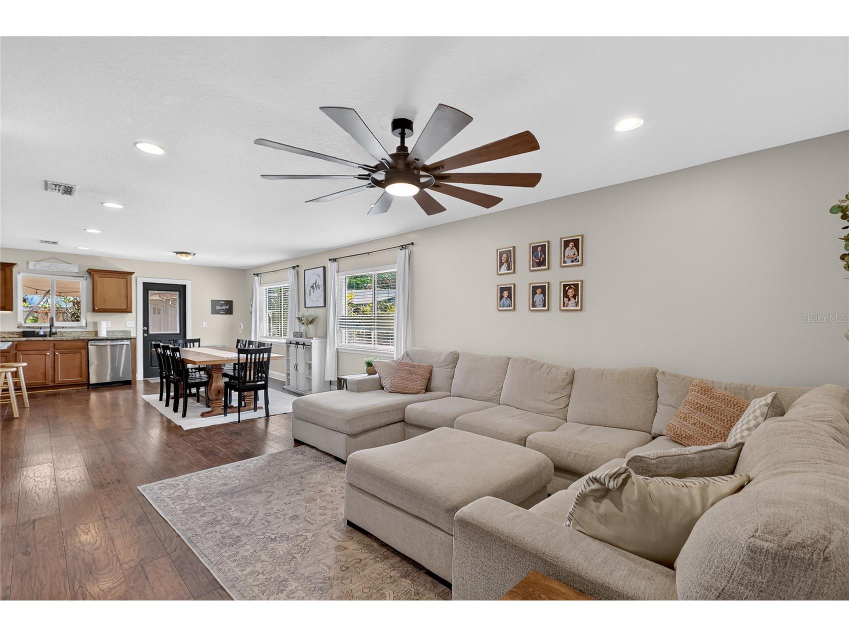 706 S Oakwood Avenue Brandon FL 33511 L4963174 image24
