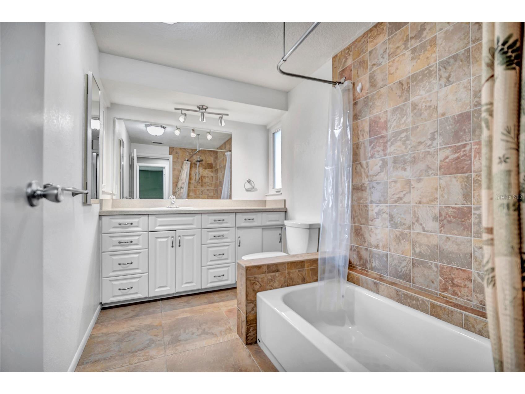 706 Sweetbriar Drive Oldsmar FL 34677 TB8513297 image25