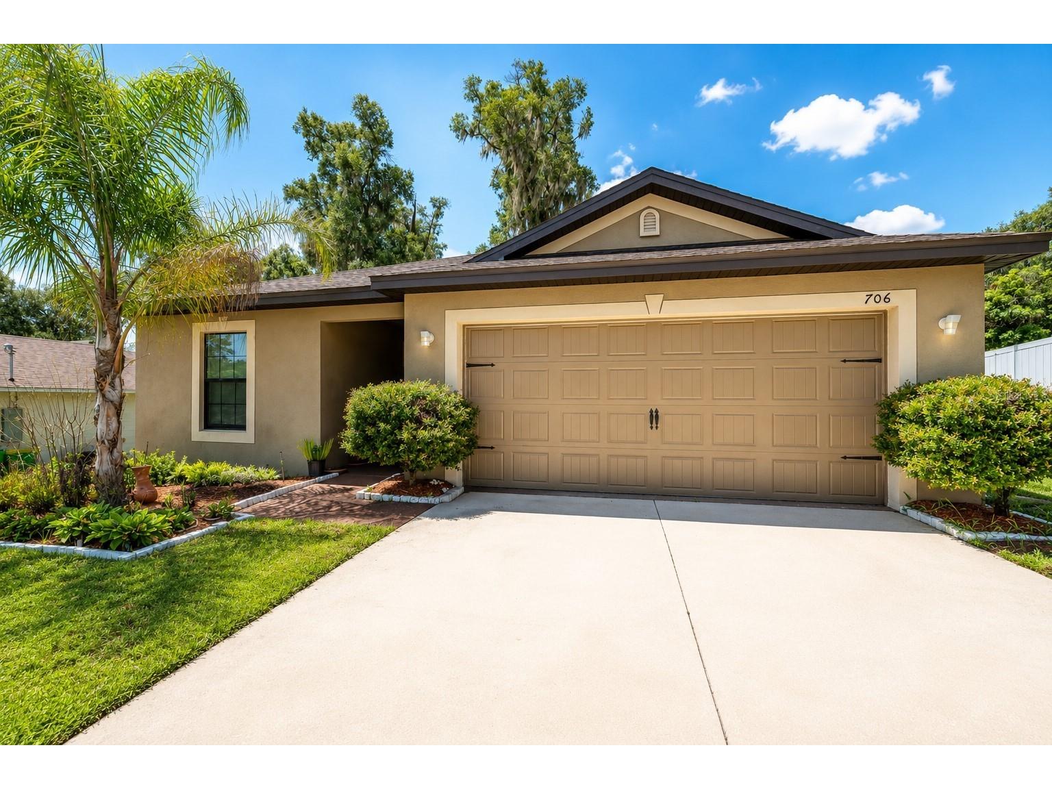 706 W Chelsea Street Deland FL 32720 OM728686 image1