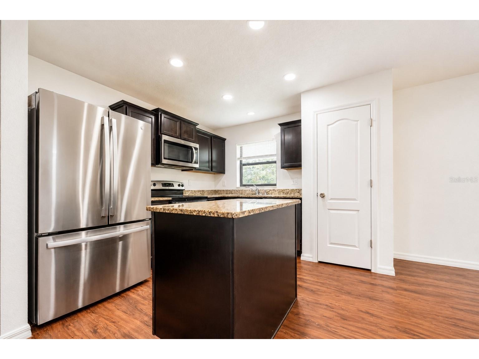 706 W Chelsea Street Deland FL 32720 OM728686 image2