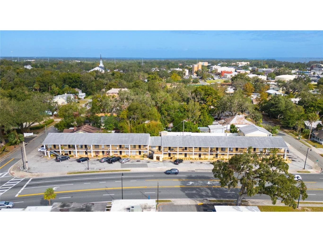 706 W Dixie Avenue Leesburg FL 34748 TB8416465 image1