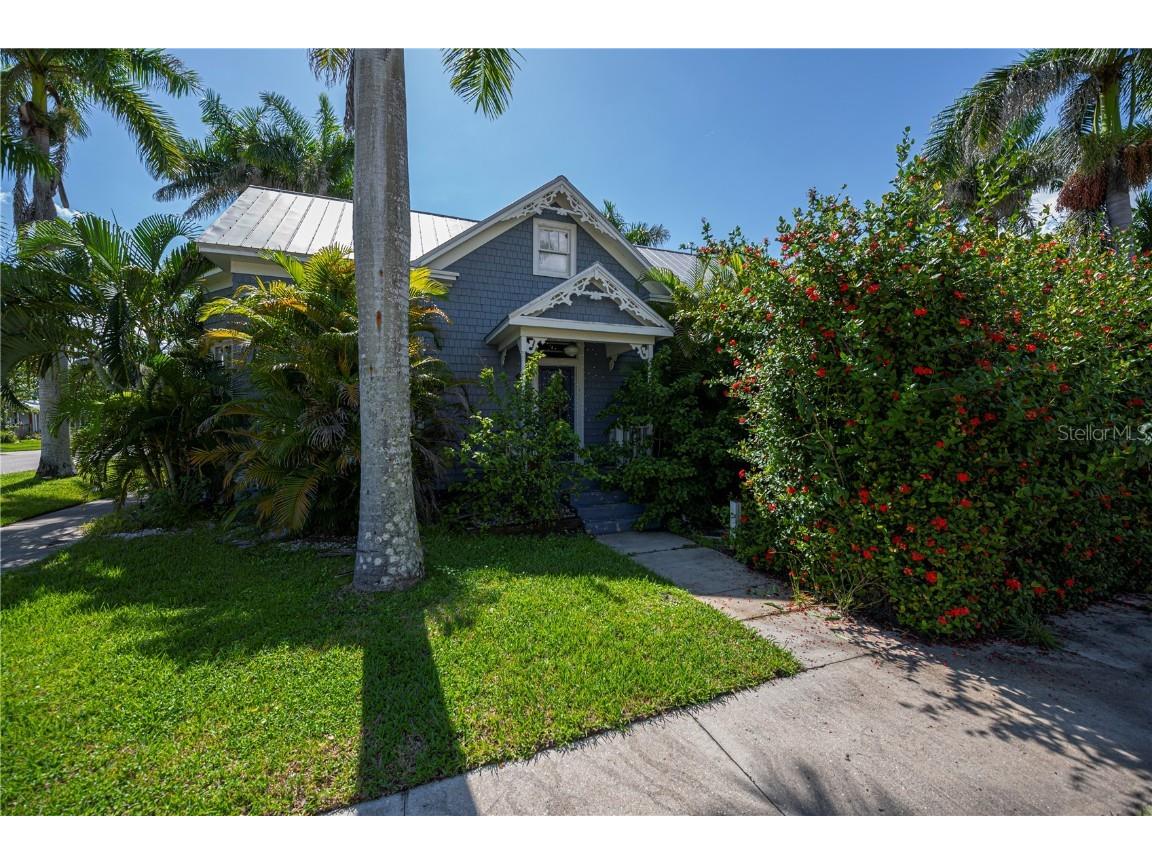 706 W Marion Avenue Punta Gorda FL 33950 C7515722 image1