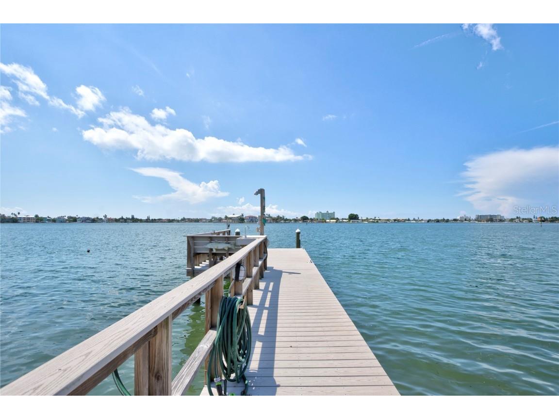 7060 S Shore Drive S South Pasadena FL 33707 U8213325 image1