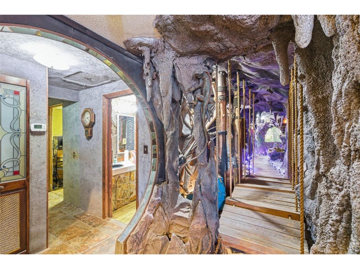 7061 62nd Street N Pinellas Park FL 33781 TB8457737 image10