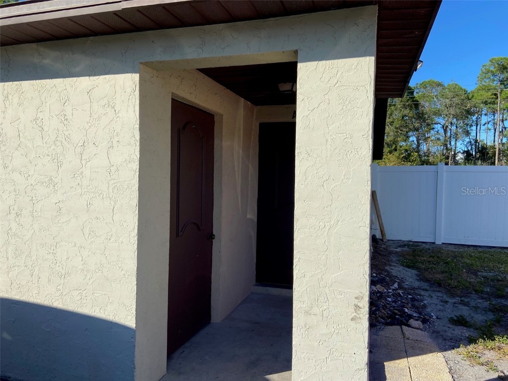 7061-A Brentford Road Sarasota FL 34241 W7860444 image1