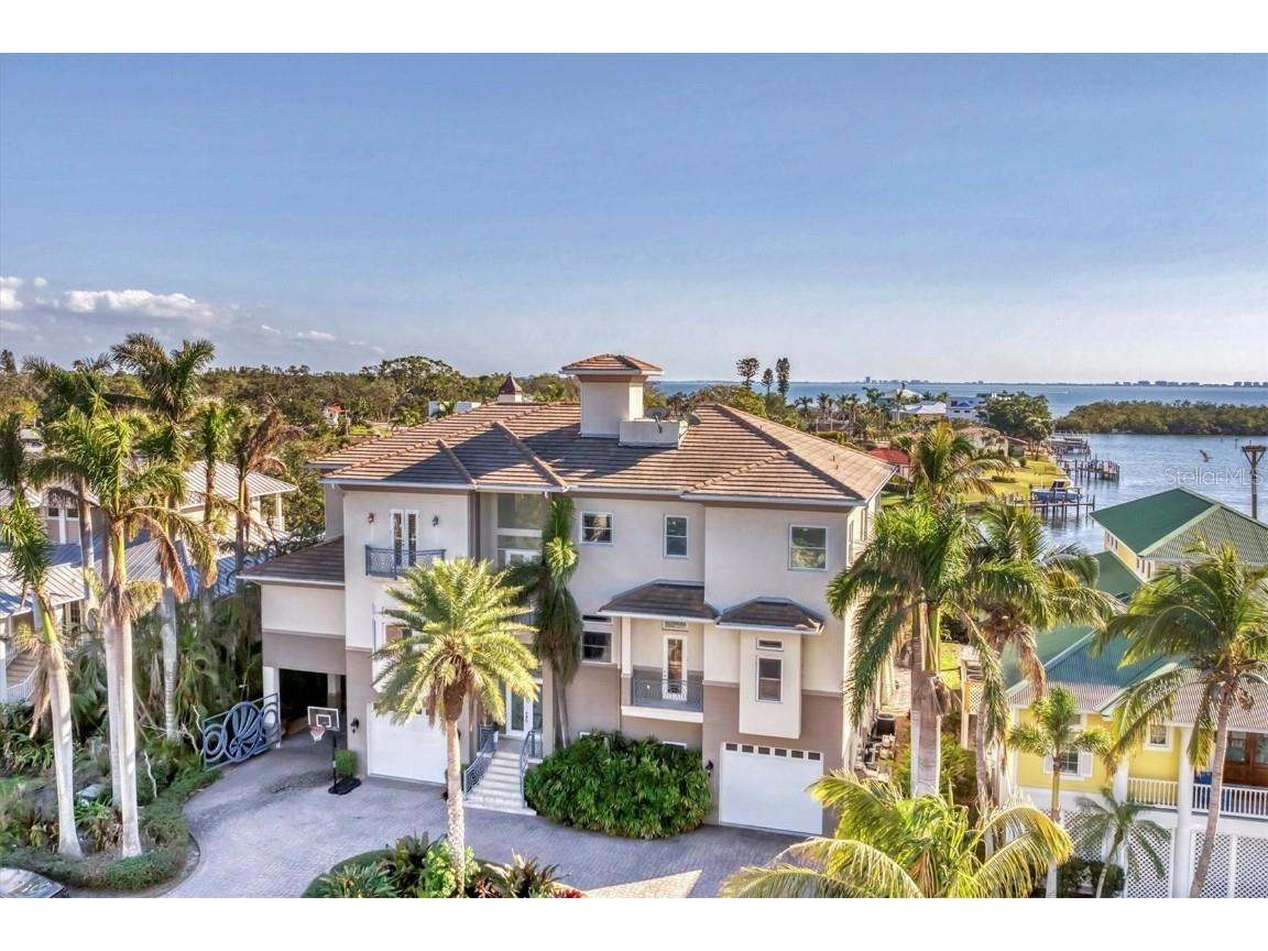 7064 Hawks Harbor Circle Bradenton FL 34207 - SARASOTA BAY A4640324 image1