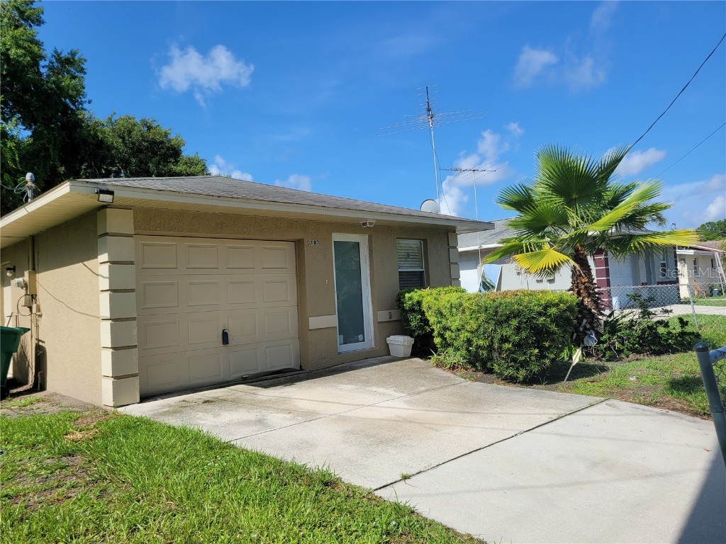 707 13th Street W Palmetto FL 34221 A4618320 image1