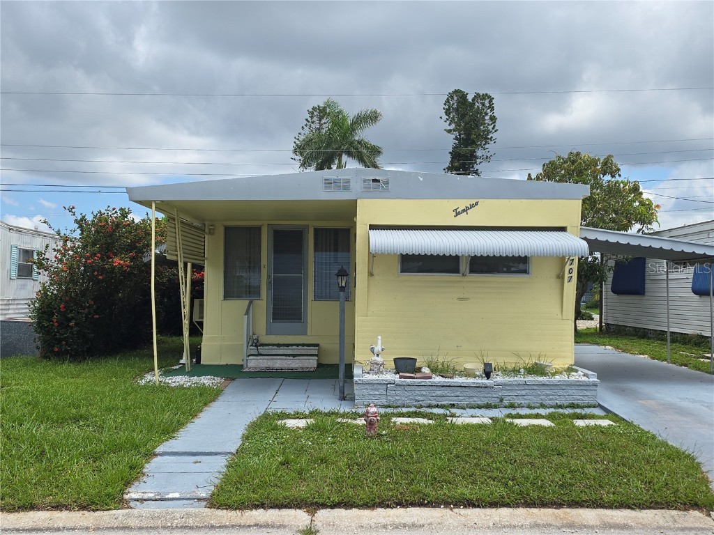 707 49th Avenue Dr W Bradenton FL 34207 A4660425 image1