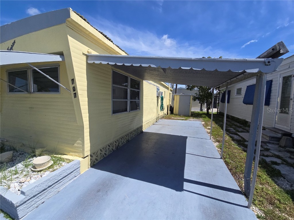 707 49th Avenue Dr W Bradenton FL 34207 A4660425 image3