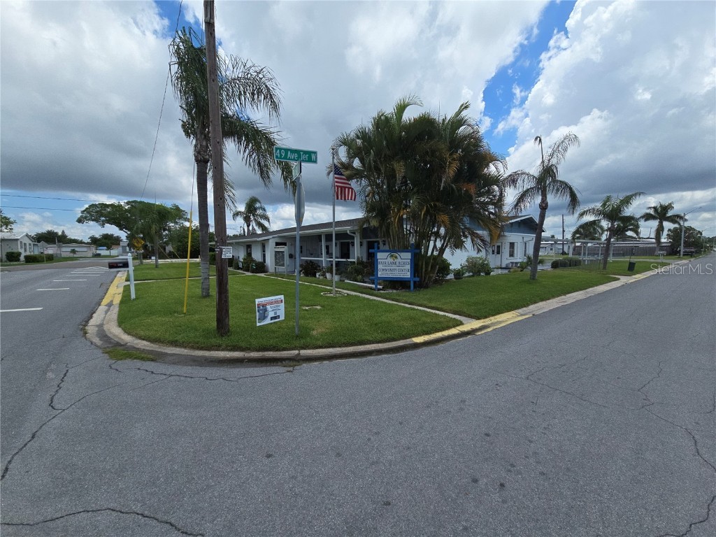 707 49th Avenue Dr W Bradenton FL 34207 A4660425 image31