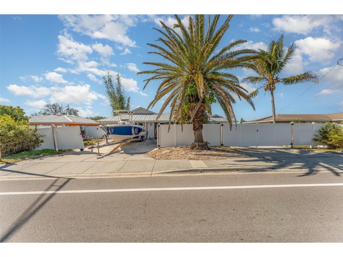 707 Albee Farm Road N Nokomis FL 34275 TB8336602 image1