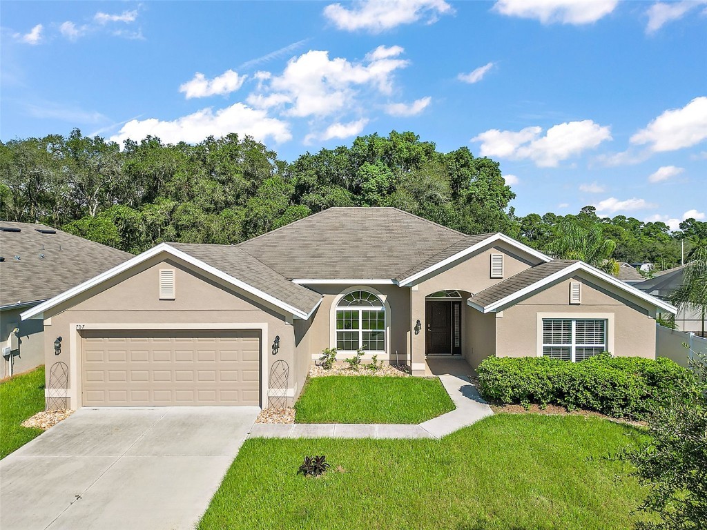 707 Bradley Way Fruitland Park FL 34731 G5073150 image1