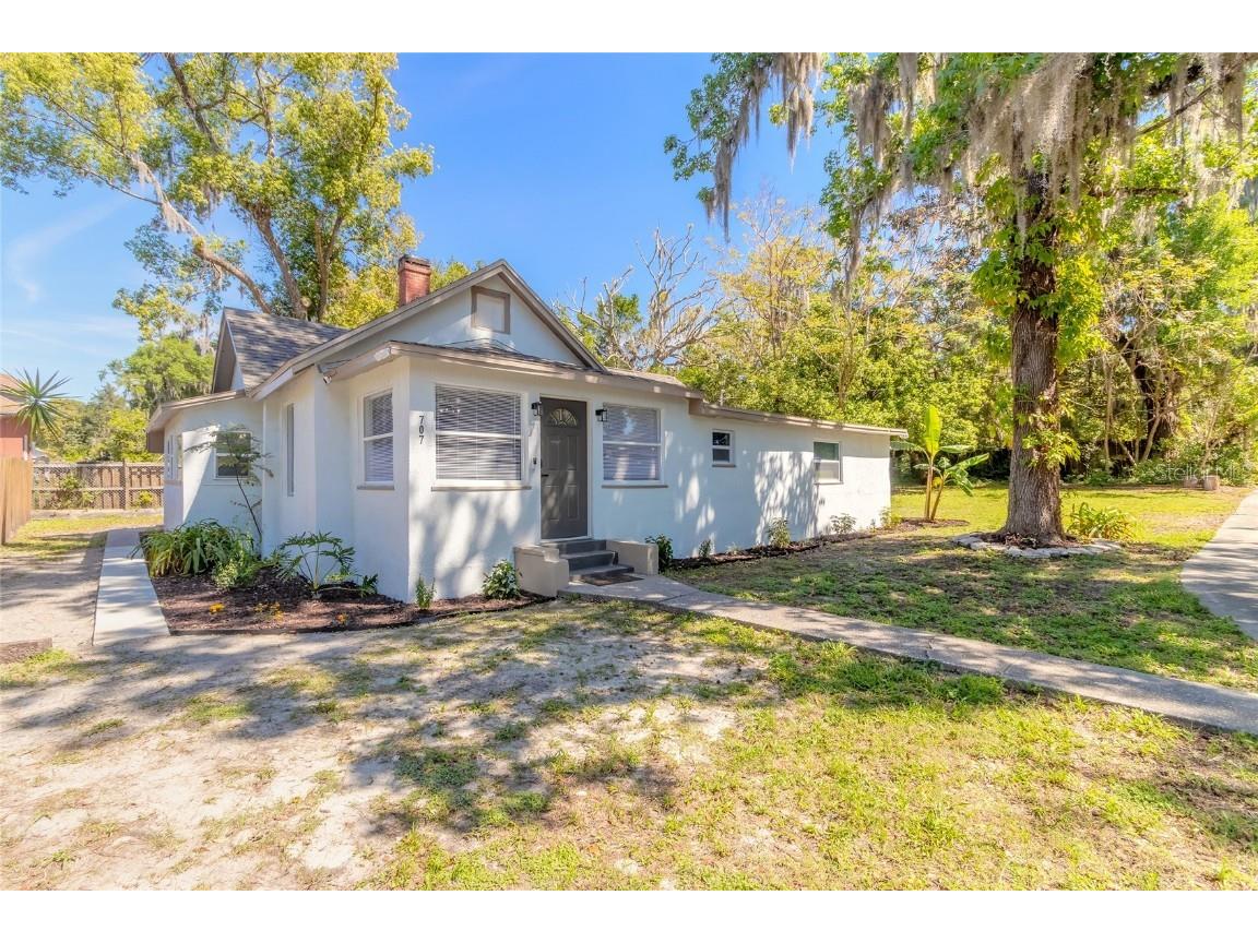 707 E Carolina Avenue Deland FL 32724 V4935254 image1