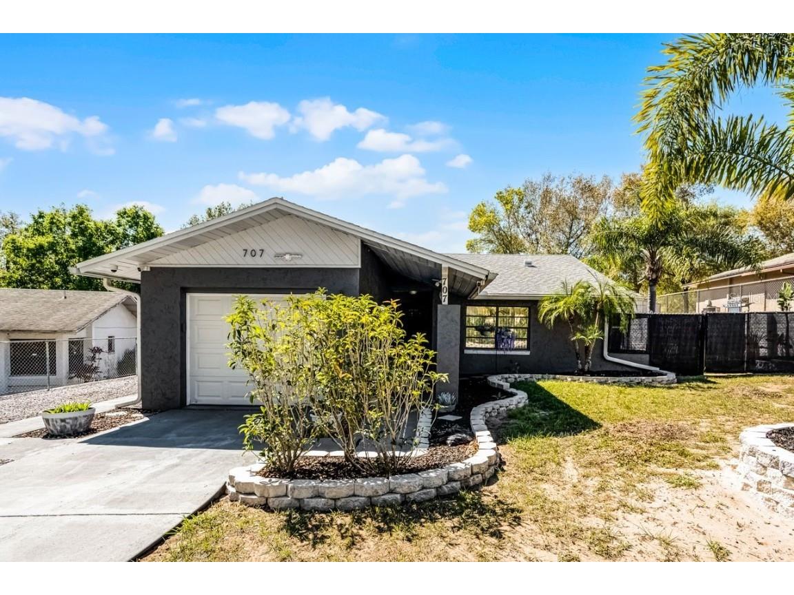 707 Greenbrough Drive Lake Wales FL 33853 L4951460 image1