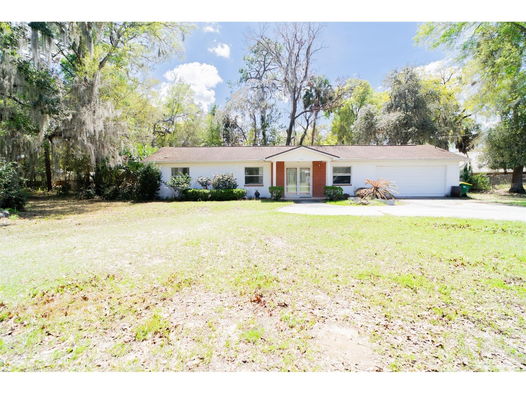 707 Howard Street Inverness FL 34453 OM722788 image1