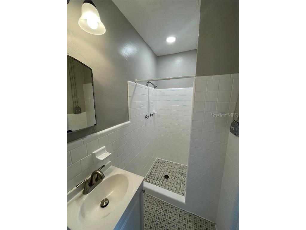 707 Rosery Road NW #3 Largo FL 33770 TB8448511 image8