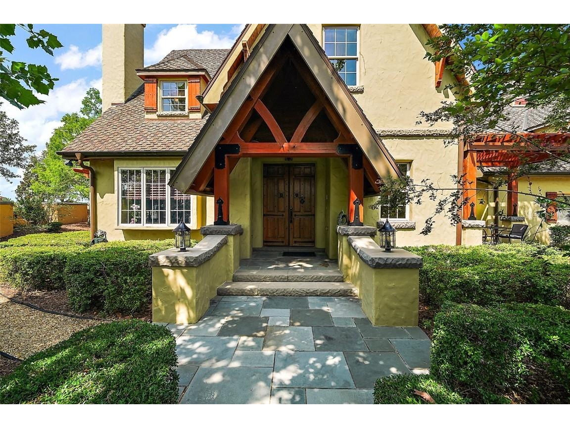 707 S Dixie Drive Howey In The Hills FL 34737 G5097622 image1