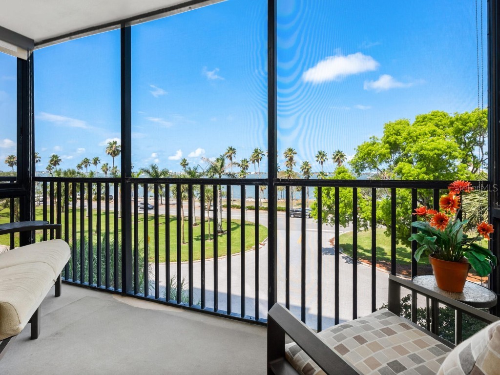 707 S Gulfstream Avenue #301 Sarasota FL 34236 A4653838 image15