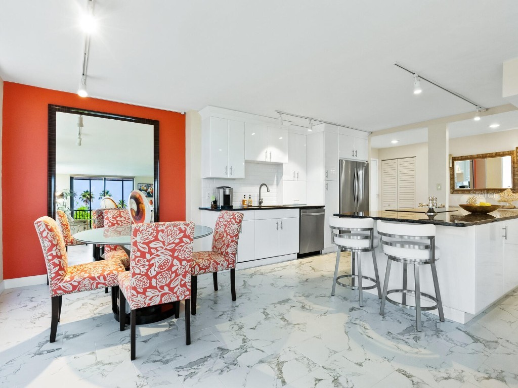 707 S Gulfstream Avenue #301 Sarasota FL 34236 A4653838 image18