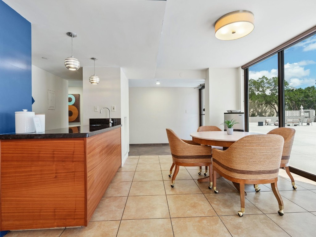 707 S Gulfstream Avenue #301 Sarasota FL 34236 A4653838 image35