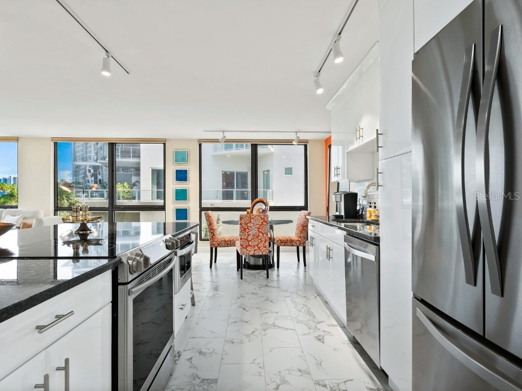 707 S Gulfstream Avenue #301 Sarasota FL 34236 A4653838 image8