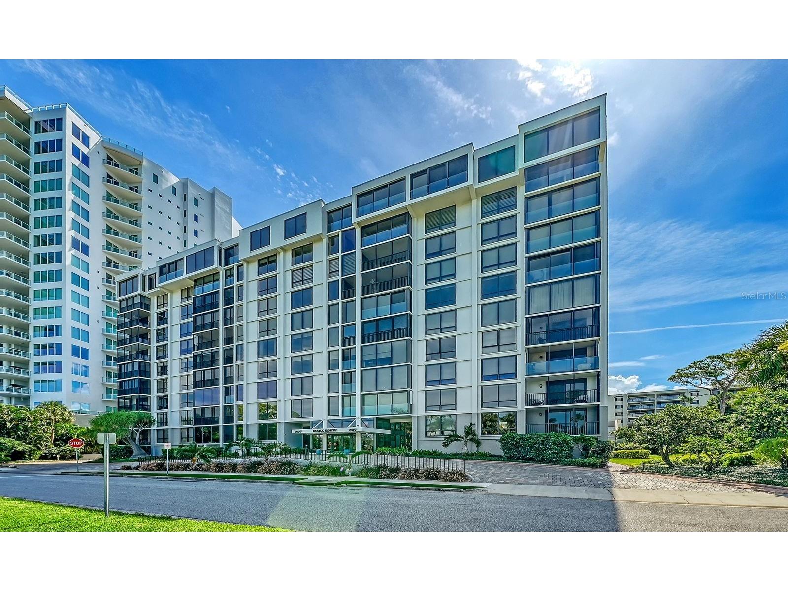 707 S Gulfstream Avenue #705 Sarasota FL 34236 A4696016 image2