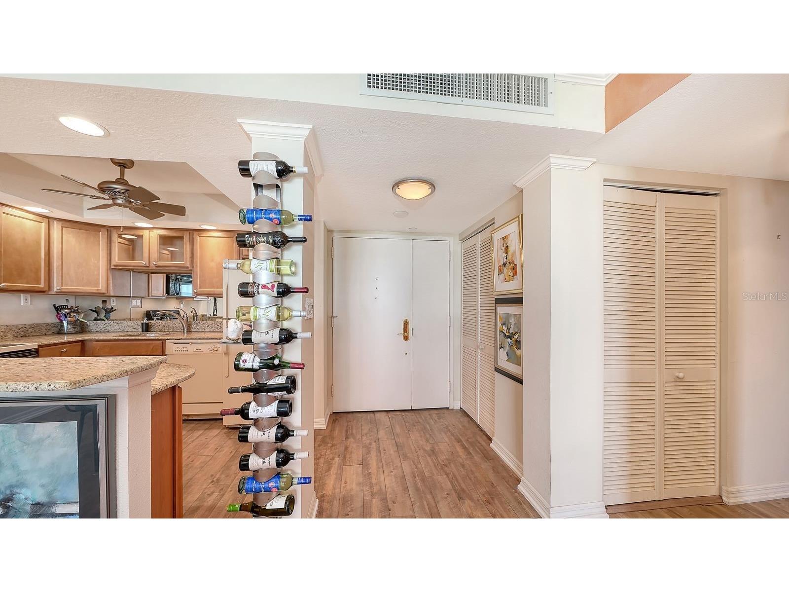707 S Gulfstream Avenue #705 Sarasota FL 34236 A4696016 image26