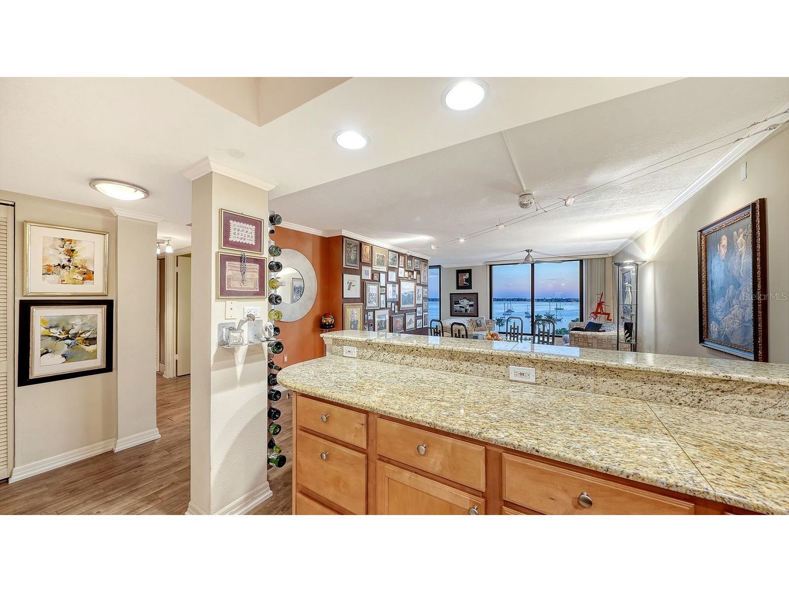 707 S Gulfstream Avenue #705 Sarasota FL 34236 A4696016 image29