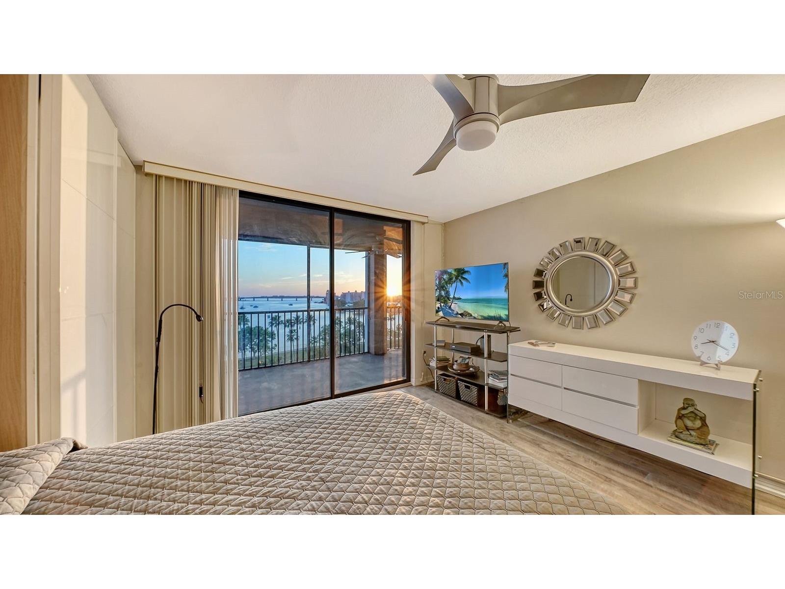 707 S Gulfstream Avenue #705 Sarasota FL 34236 A4696016 image30