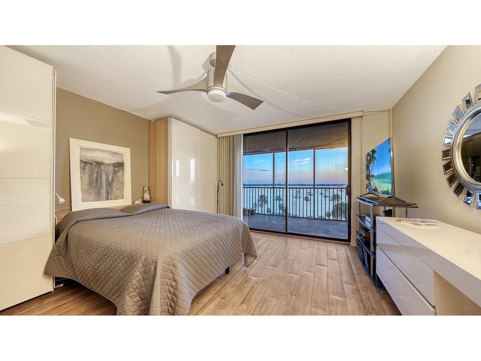 707 S Gulfstream Avenue #705 Sarasota FL 34236 A4696016 image31