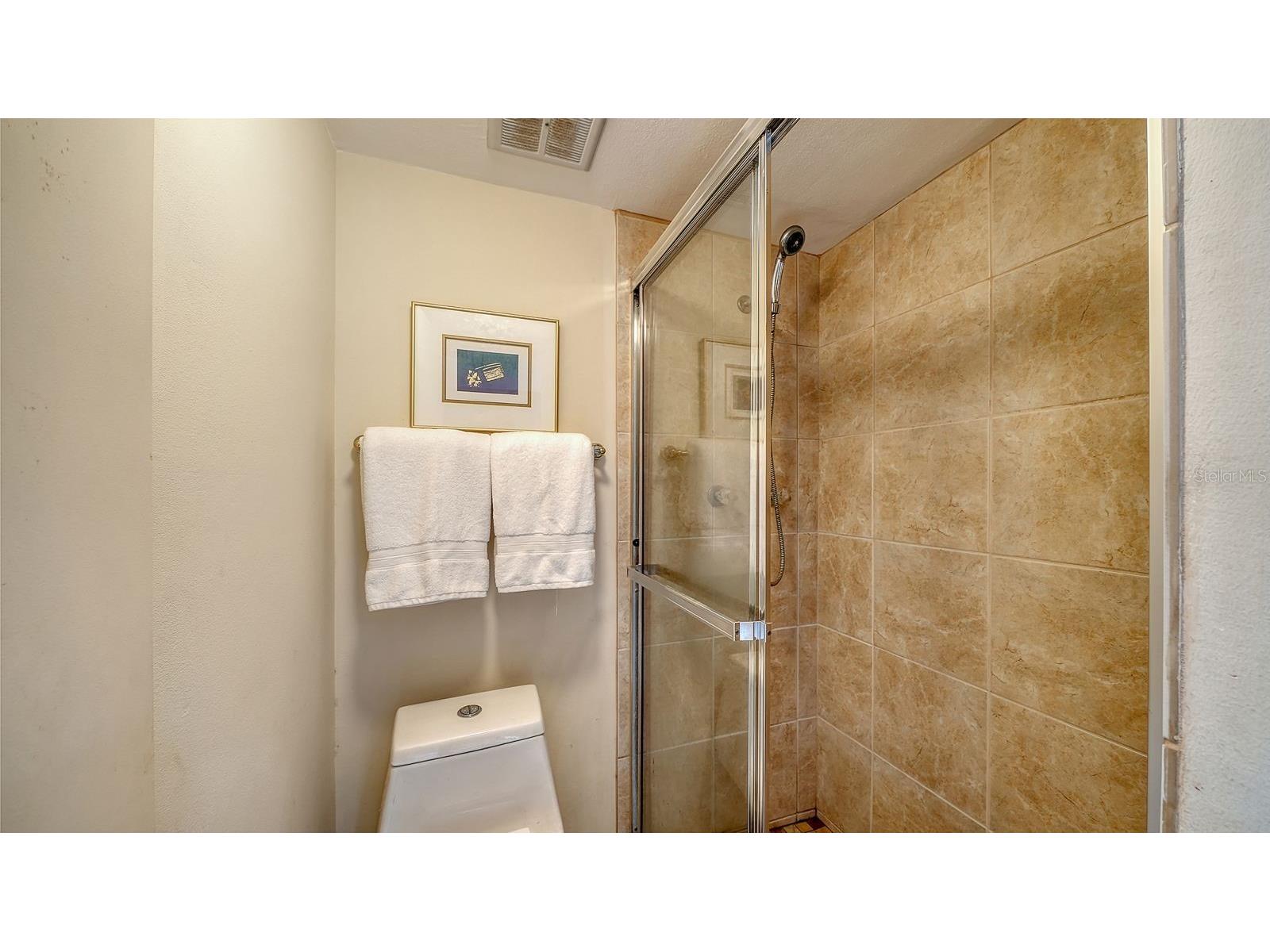 707 S Gulfstream Avenue #705 Sarasota FL 34236 A4696016 image38