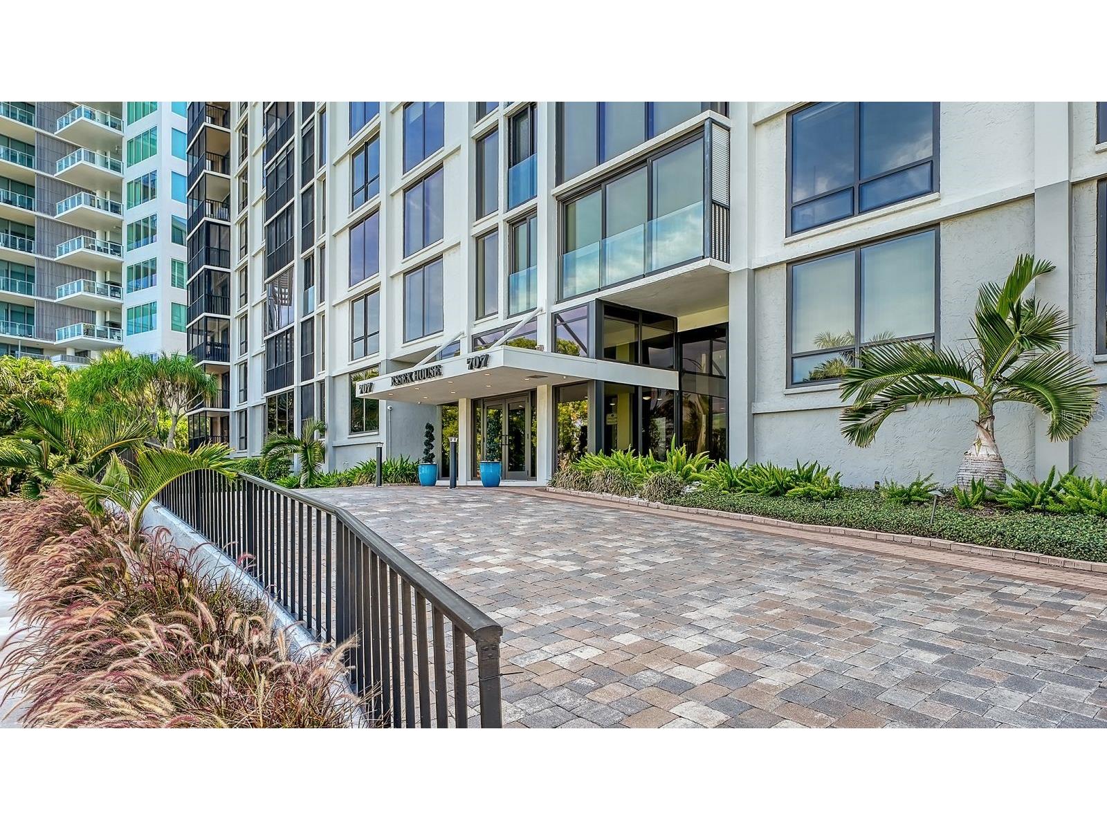 707 S Gulfstream Avenue #705 Sarasota FL 34236 A4696016 image44