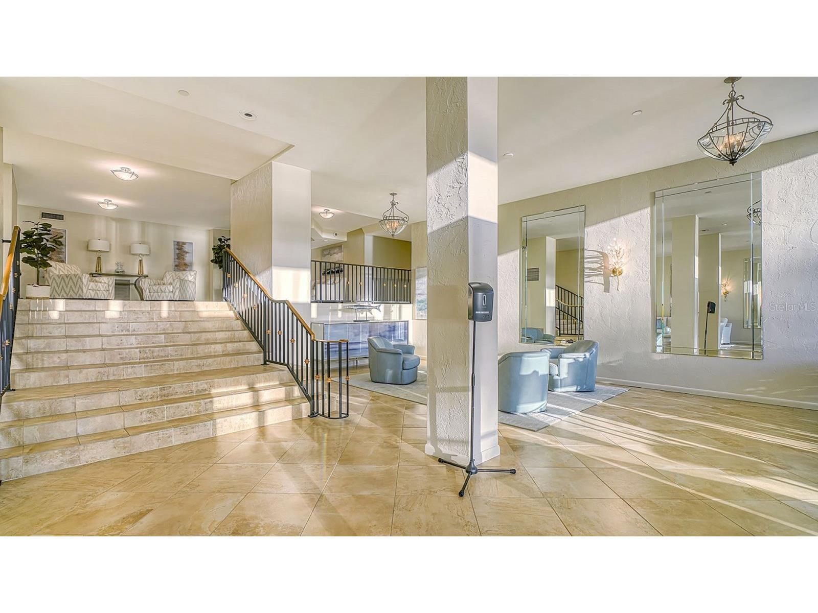 707 S Gulfstream Avenue #705 Sarasota FL 34236 A4696016 image45