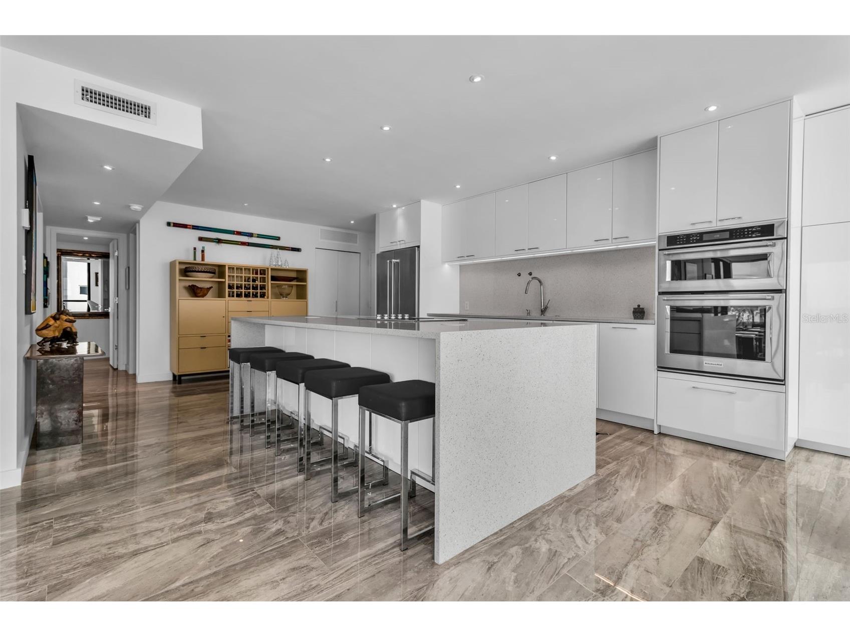 707 S Gulfstream Avenue #802 Sarasota FL 34236 A4686314 image10