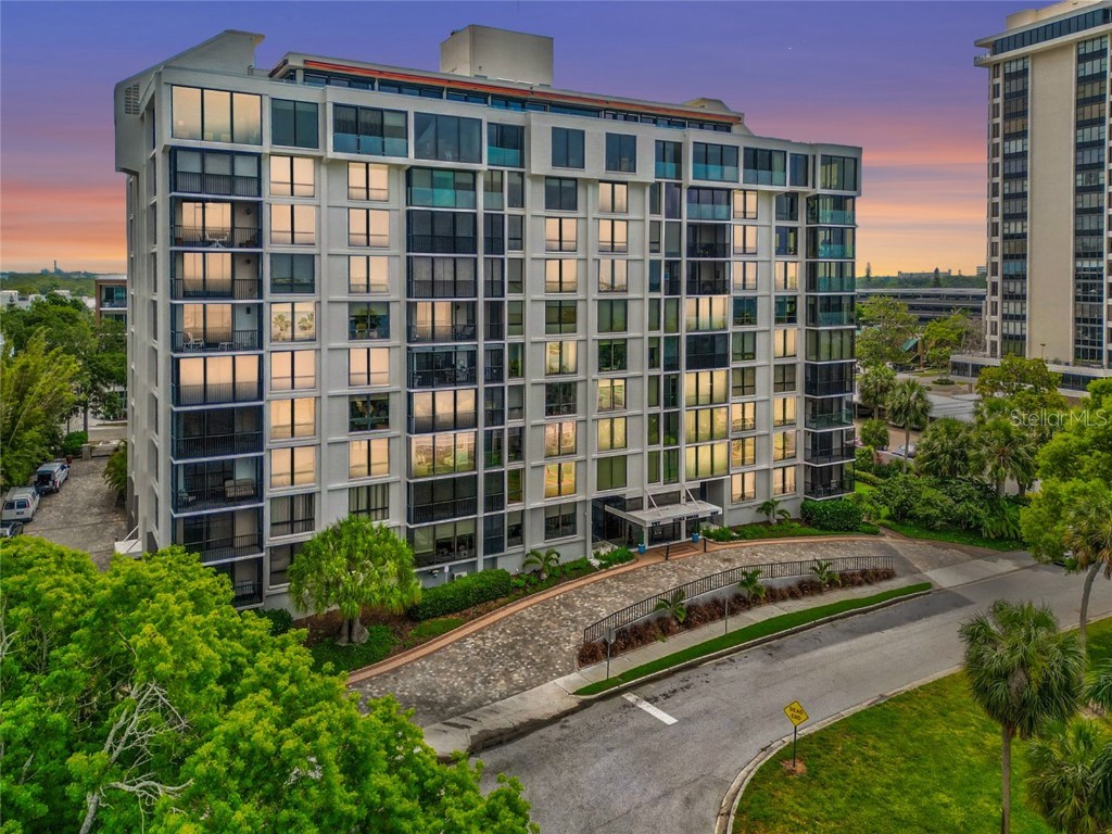 707 S Gulfstream Avenue #906 Sarasota FL 34236 A4676166 image1