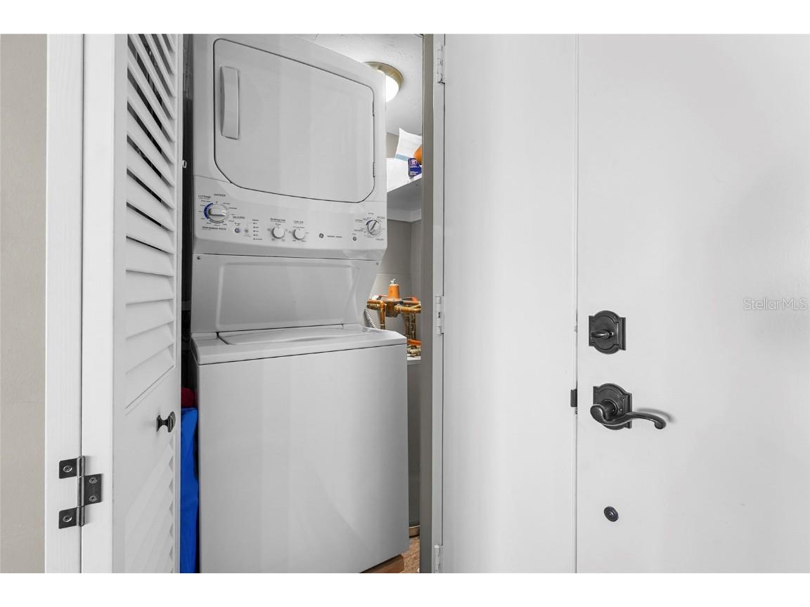 707 S Gulfstream Avenue #906 Sarasota FL 34236 A4676166 image37