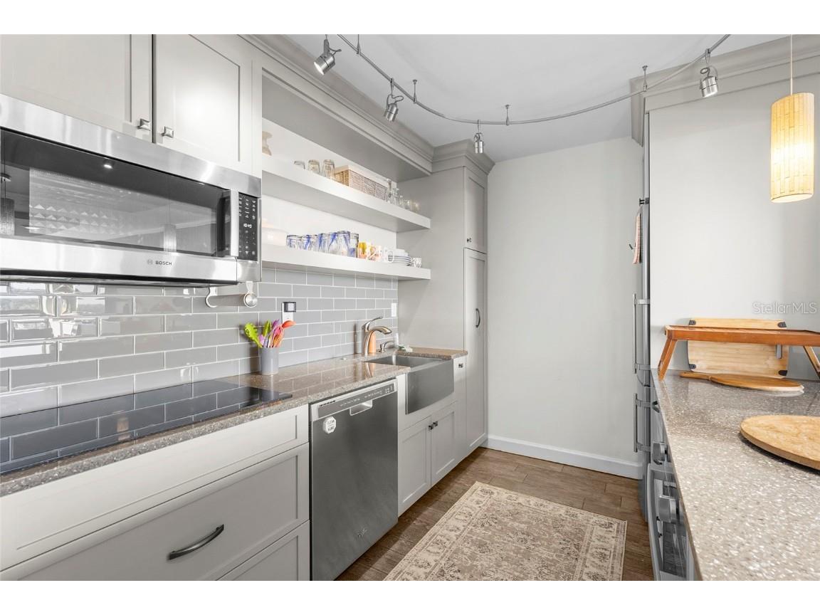 707 S Gulfstream Avenue #906 Sarasota FL 34236 A4676166 image7