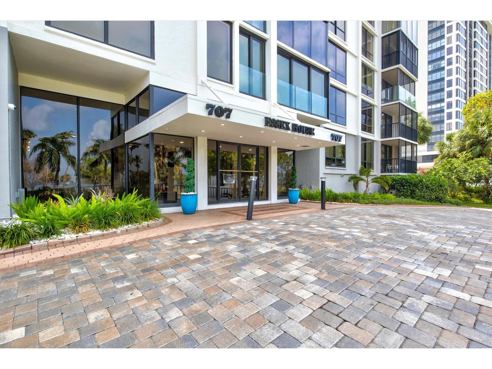 707 S Gulfstream Avenue #906 Sarasota FL 34236 A4694387 image2