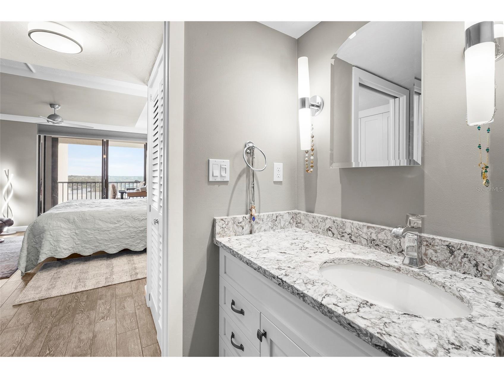 707 S Gulfstream Avenue #906 Sarasota FL 34236 A4694387 image29