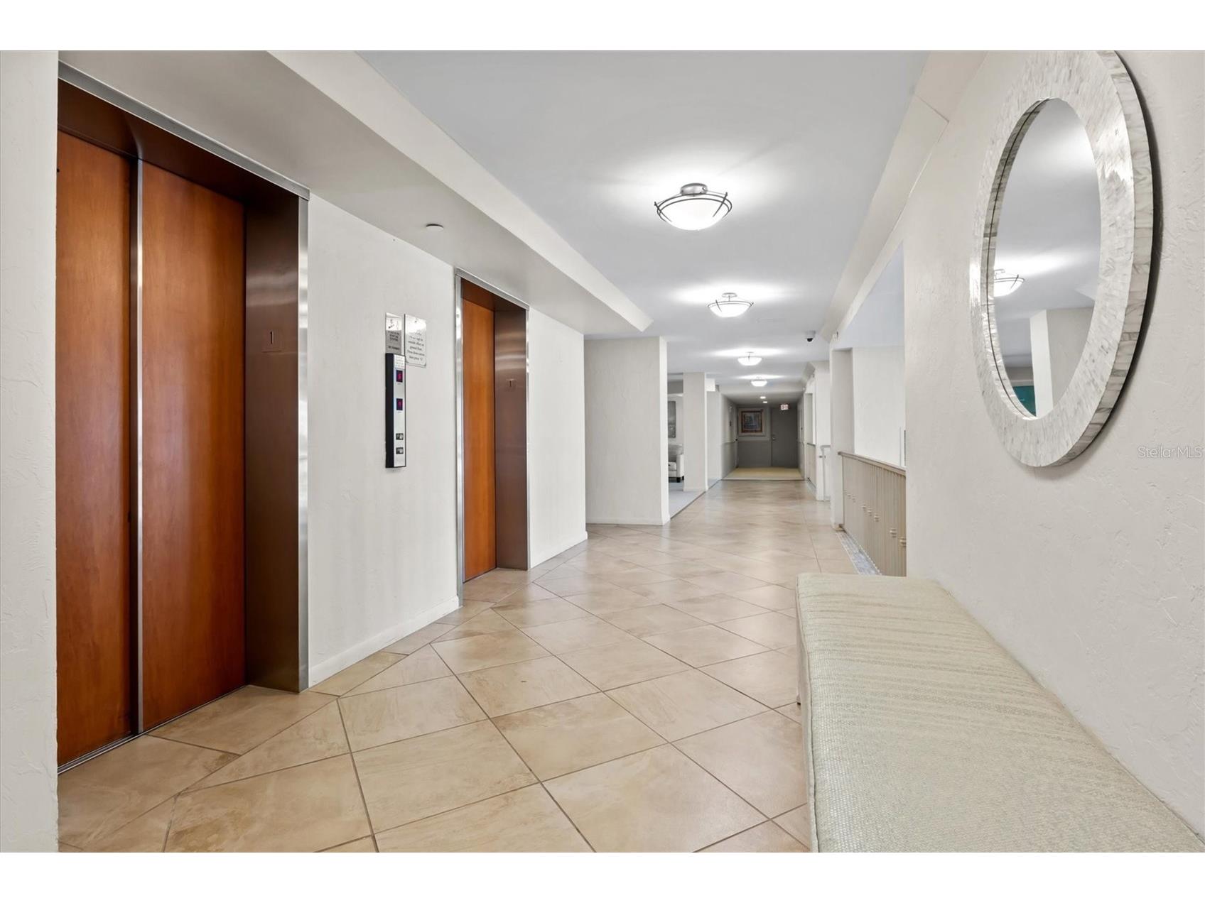 707 S Gulfstream Avenue #906 Sarasota FL 34236 A4694387 image49