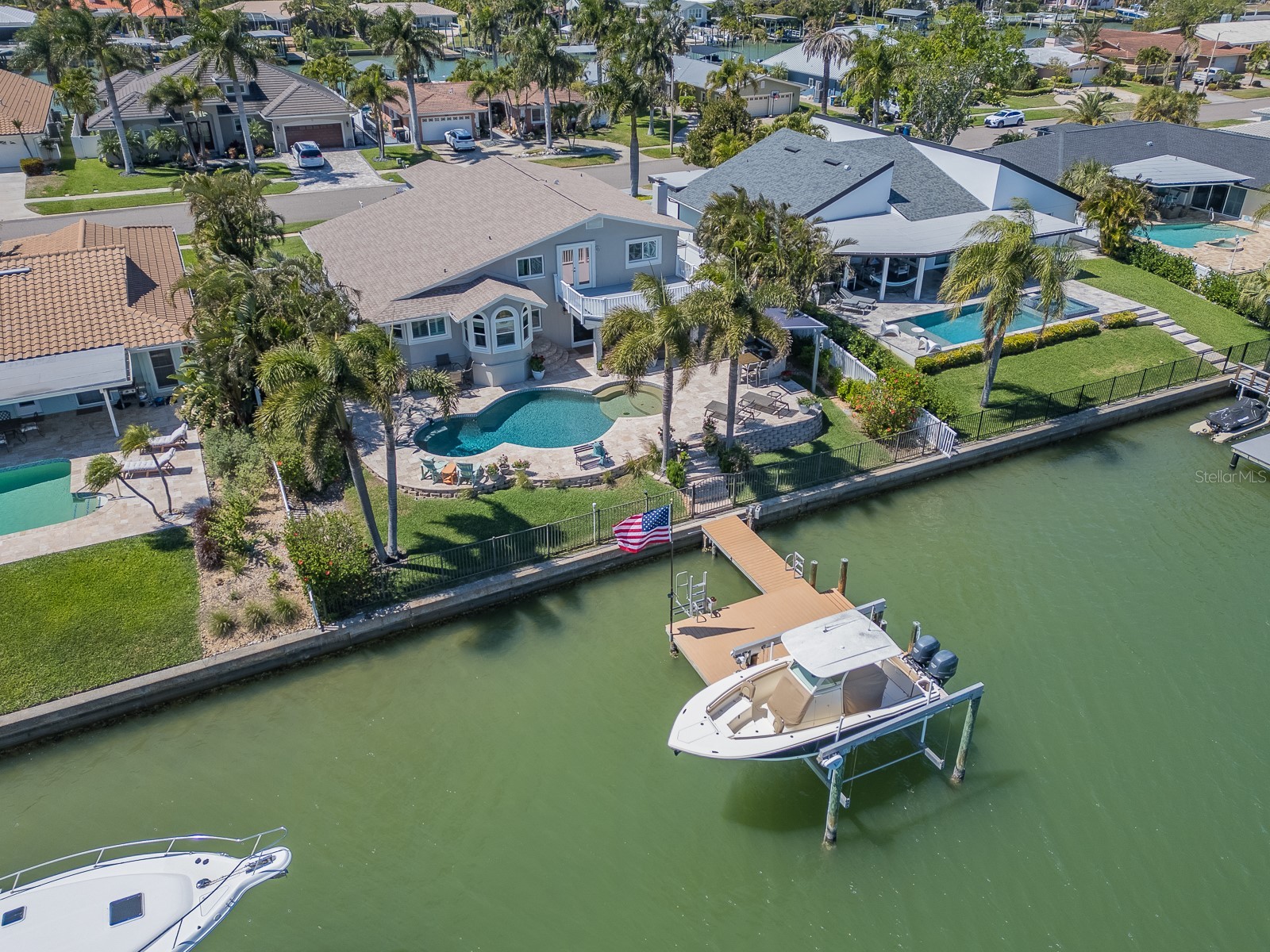 707 Snug Island Clearwater Beach FL 33767 TB8489063 image1