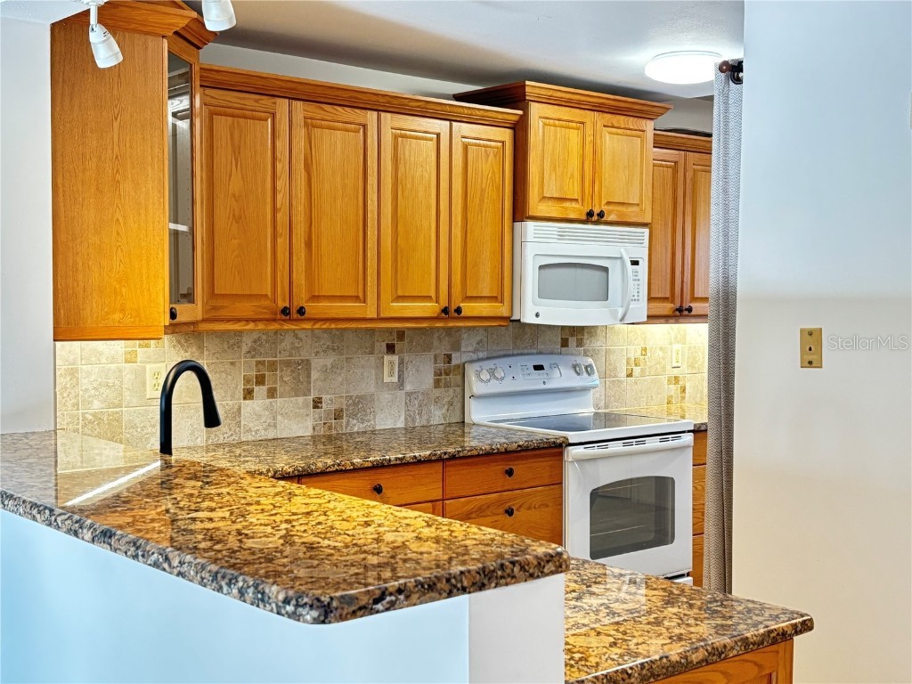 7070 Fairway Bend Lane #174 Sarasota FL 34243 A4670210 image9