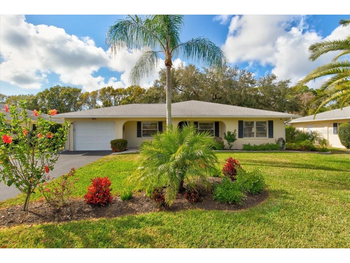 7074 W Country Club Drive N Sarasota FL 34243 A4608198 image1