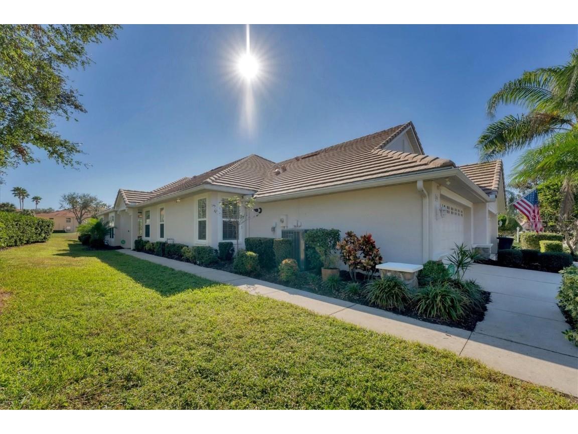 7074 Woodmore Terrace Lakewood Ranch FL 34202 A4631078 image1