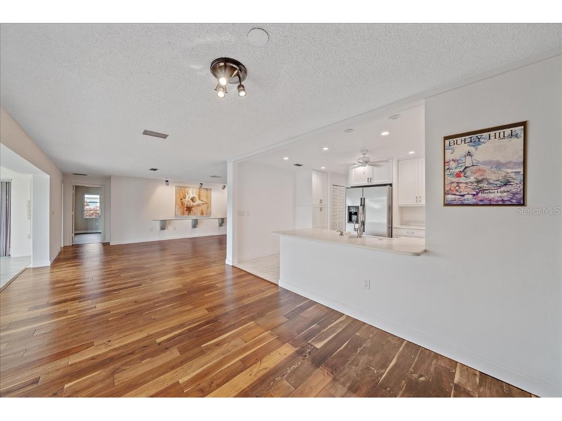 7077 W Country Club Drive N Sarasota FL 34243 A4664588 image10